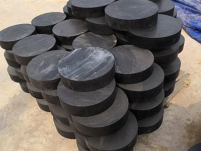 龙海市板式橡胶支座由若干层橡胶片与薄钢板经加压硫化